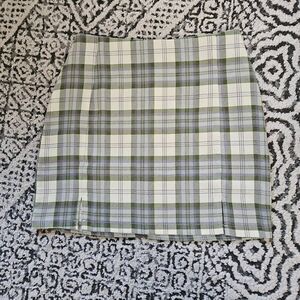 8 Birdies Plaid Mini Skirt Size Small